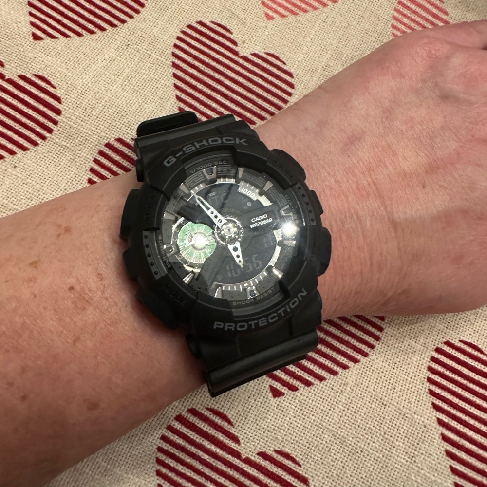 G-Shock Black Watch - Picture 5 of 7